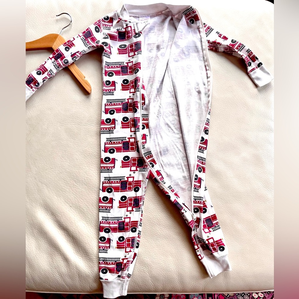 Hanna Andersson Organic Unisex Firetruck Red Sleeper One-Piece Pajamas, Footless - Picture 8 of 11